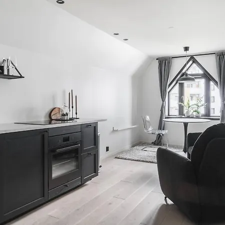 High Class Flat Close To Town In A Quiet Area. Bg4 Apartmán